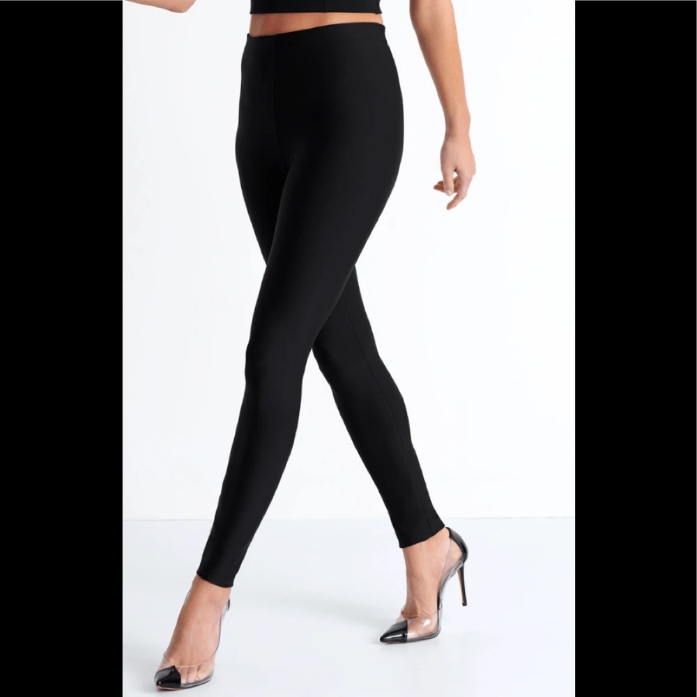 WOMEN’S LOVE CHARM LEGGINGS (Gift with Purchase)